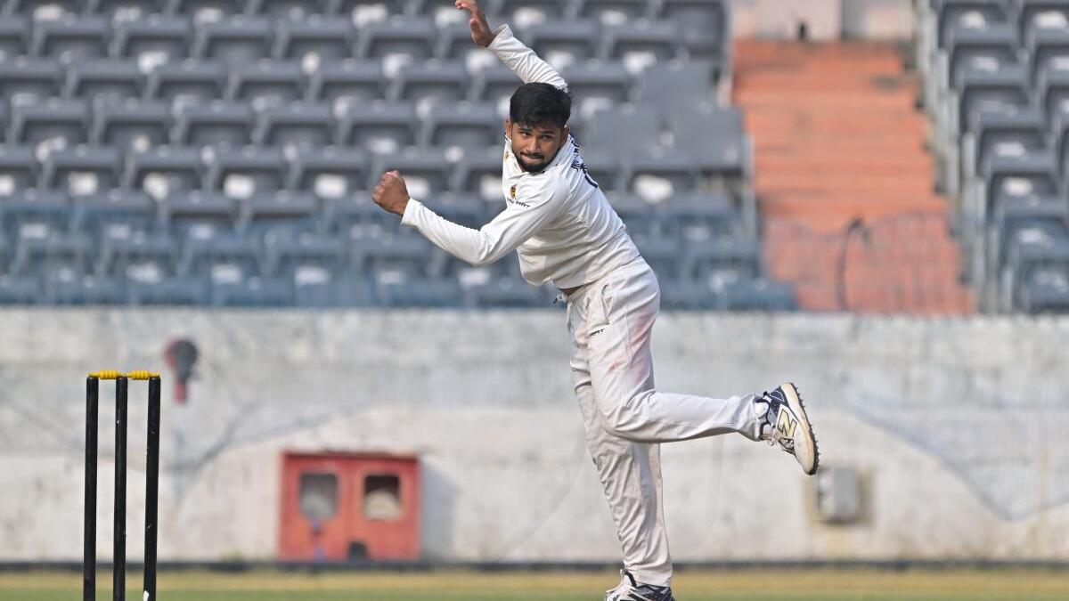 Ranji Trophy 2025-26: Mumbai closes in on bonus-point win against Hyderabad on Day 3